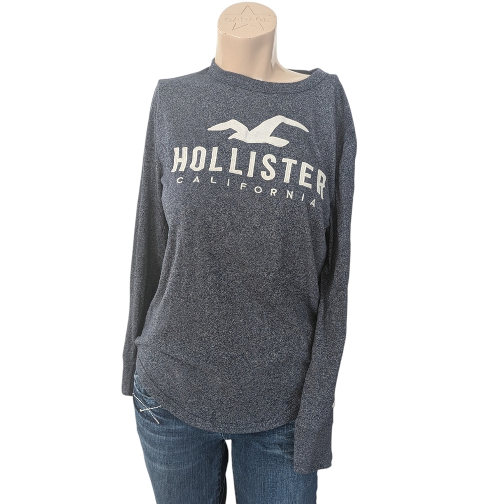 Hollister unisex Long Sleeve Tee with White Logo, ptp 17"